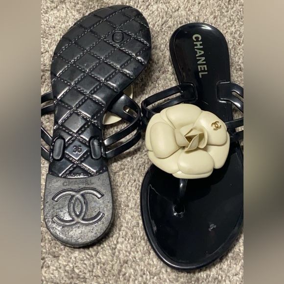 CHANEL sandals
